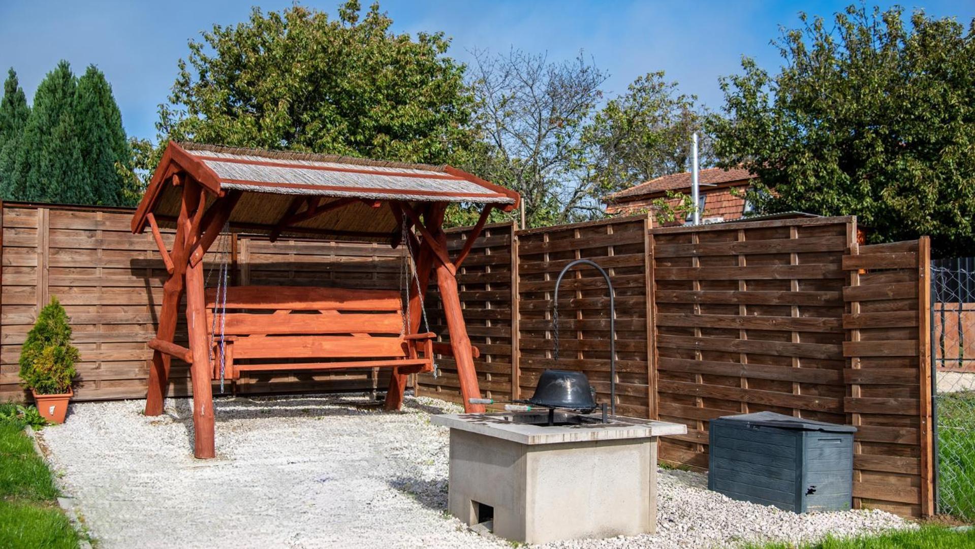 Romantic Jacuzzi Hideaway Near Heviz Rezi Εξωτερικό φωτογραφία